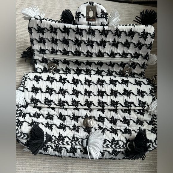 Chanel Dubai Embroidered Flap Bag 2015 Cruise - Picture 10 of 14